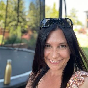 Meet your Posher, Amie